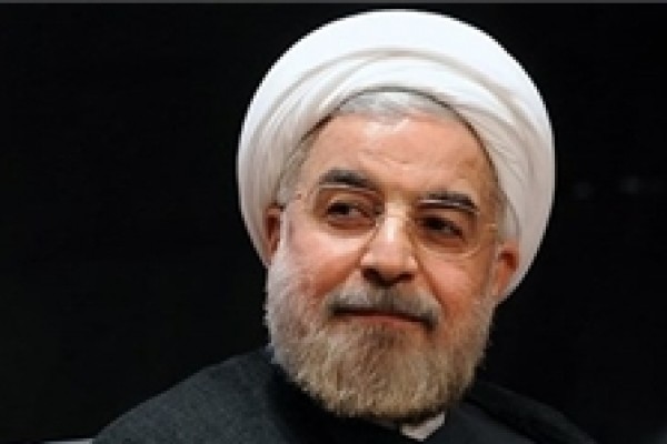 در اطراف روحانی همهچیز روبهراه است!/ برجام پر از دستاورد، مردم راضی، فساد ۸ هزار میلیاردی هم که به دولت هیچ ربطی ندارد