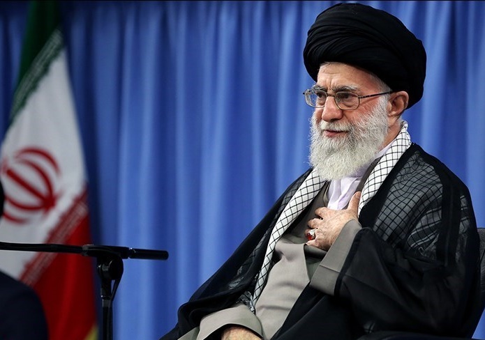 امام خامنهای در دیدار جمعی از خانوادههای شهدای منا: شجره خبیثه ملعونه آلسعود لیاقت اداره حرمین شریفین را ندارد/ باید هیئت حقیقتیاب تشکیل شود/ آمریکا شریک جرم سعودی در فاجعه منا