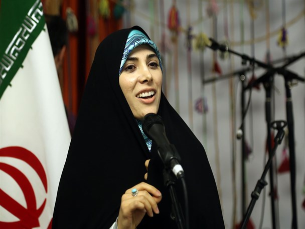 افکارعمومی نادیده گرفته شد/ چند نکته درباره دفاع علی لاریجانی از دختر صفدرحسینی 