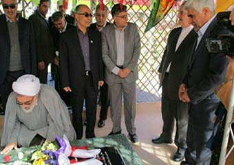 دهه فجر با 4 روز تاخیر به دانشگاه گلستان رسید!؟