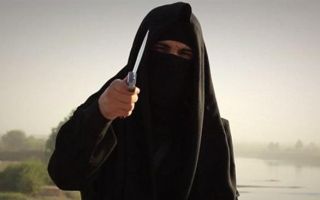 پیام  ویدئویی داعش برای نخست وزیر فرانسه بوی خون می دهد+عکس 