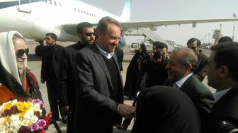 چرا زائران ایرانی در مرز چذابه سرگردان شدند؟ 