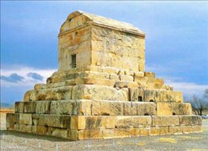 خط دهی کورش پرستی و کورش ستیزی از یکجاست!/ روز کورشی که گذشت و گزکی که دست دشمنان دادیم