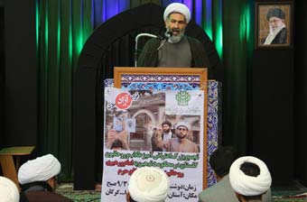 بدانید اگر آبرویی دارید از امام و شهدا و رهبری است / برخی ها در استان انگار نشنیدند که امام توهین شده / قرار نیست برای ترس از دوقطبی شدن به انحرافات پاسخ ندهیم