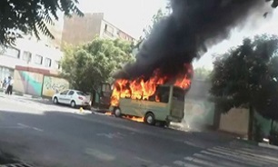 عکس/مینی بوس  سرویس دانش آموزان آتش گرفت 