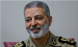 دغدغه معیشتی ارتش در یک برنامه ٥ ساله مرتفع می‌شود/ اتحاد ارتش و سپاه سست نخواهد شد