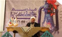 علوم انسانی اسلامی بهره‌گیری از شرع و علوم عقلی برای بهبود زندگی انسان است