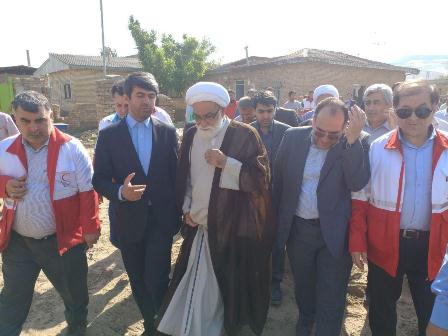 بازدیدنماینده ولی فقیه درهلال احمر از روستاهای سیل زده کلاله
