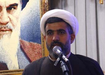 مراقب باشیم با صدای وهابیون همنوا نشویم / کعبه نماد وحدت و توحید است