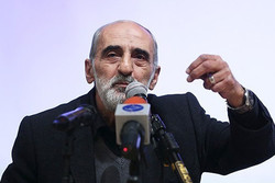 شریعتمداری عذرخواهی اش از ظریف را پس گرفت! 
