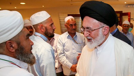 پذيرايي حجاج استان گلستان از سرپرست حجاج كشورمان با غذاي محلي 