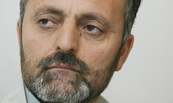 بگذارید احمدی‌نژاد، احمدی‌نژاد بماند/ رویه‌ بسیار متفاوت مشایی با رئیس‌جمهور سابق