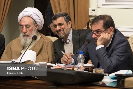 چهره خندان احمدی‎نژاد در جلسه امروز مجمع تشخیص 