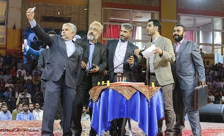  در جشن ۴ سالگی 