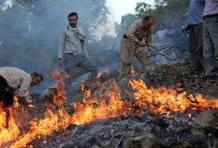  احتمال شعله ورشدن بقایای آتش در جنگل های کلاله گلستان وجود دارد