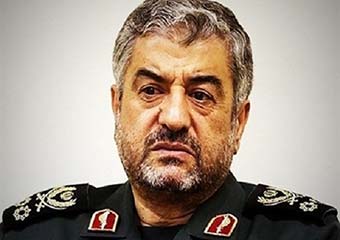 توصیه رهبر انقلاب به سپاه بعد از حادثه مجلس/ سپاه برای کمک به همه مسلمانان تحت ستم در جهان آماده است/ دیدار با رئیس جمهور بدلیل دغدغه‌های فرماندهان سپاه بود