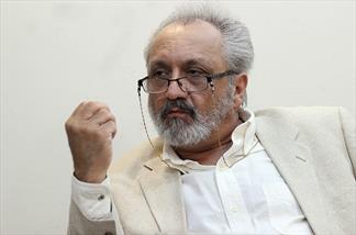  داریوش سجادی در گفت‌و‌گوی تفصیلی با خبرگزاری دانشجو: «آپاراتچیک‌ها» برای دیپلماسی دولت کف می‌زنند!/ برای آمریکایی‌ها نه «محمود» لولو است نه «جواد» هلو! 