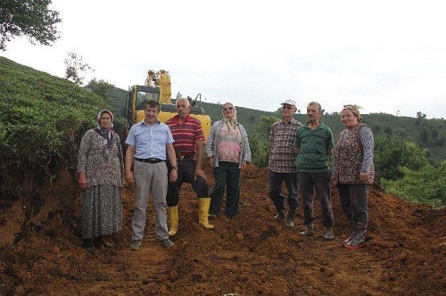 مرد ترکیه ای پول حج خود را برای ساخت جاده خرج کرد / تصویر 