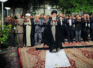 عکس/ دیدار جمعی از شاعران با رهبر انقلاب