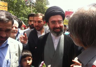  تصویر:فرزند مقام معظم رهبری در جمع راهپیمایان روز قدس