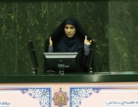 آیا فراکسیون زنان در مقابل اقدام خلاف قانون دختر صفدرحسینی چه واکنشی نشان می‌دهد؟ 