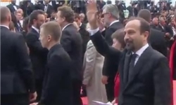 مل‌گیبسون روی فرش قرمز/ فرهادی و عوامل فیلم از روی فرش‌قرمز عبور کردند/ آیا «فروشنده» به نخل طلا خواهد رسید؟
