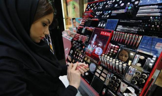 عطش بالای مصرف گرایی و مدگرایی پس از ورود شرکت های آرایشی اروپایی و آمریکایی به بازار ایران و بازاریابی محصولات اروپایی پس از توافق هسته ای