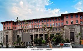 حمله افراد نقابدار به دانشگاه علوم و هنرهای شهر استانبول ترکیه