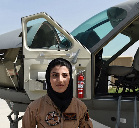 “نیلوفر رحمانی”دختری که نماد شجاعت شد و سپس در اقدامی جنجالی از آمریکا درخواست پناهندگی کرد!+تصاویر