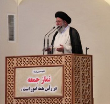 اردوهای مختلط در دانشگاه‌ها یک خطر است/  استقلال ایران که با چنگ و دندان به دست آمد/دشمن به دنبال انحراف دانشگاه از مسیر انقلاب است