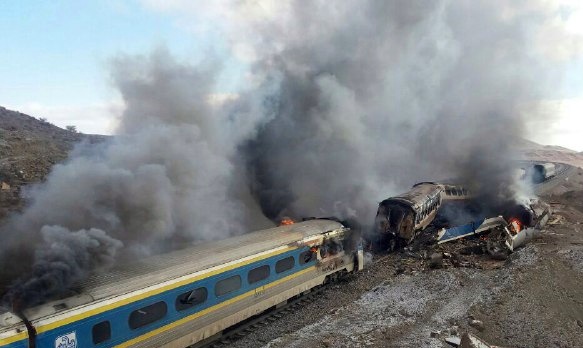 فرافکنی دولت برای پنهان ماندن دلایل اصلی سانحه قطار سمنان/خطای انسانی عامل سانحه ریلی نیست