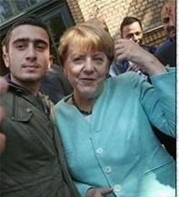 سلفی آنگلا مرکل با عامل بمب‌گذاری بروکسل و پاریس+تصاویر 