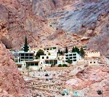 زیارتگاهی که همیشه خیس است + تصاویر