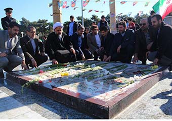 عدم حضور نوبخت در گرگان / استاندار و مدیران دولتی  روز اول دهه فجردر مراسم عطرافشانی گلزار شهدا شرکت نکردند 