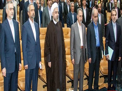دولت سرمایه دار و اشراف سالار روحانی میتواند یارانه محرومان را قطع کند اما از قطع یارانه پولدارها عاجز است!!