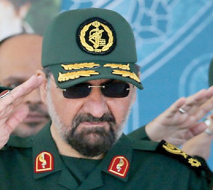 لباس رزم پوشیده ام تا کمک کنم/