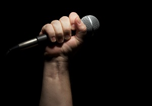  شواهد و اسنادی از یک فاجعه بزرگ در مداحی حکایت می‌کند/مداحی با ریتم مبتذل لس‌آنجلسی! + صوت 