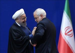 «انقلابیبودن» و «انقلابیماندن»/ رهبر معظم انقلاب به جای ظریف و روحانی، پاسخ آمریکاییها را داد