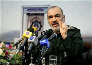 اجازه عبور کشتی‌های تهدید کننده ایران را از تنگه هرمز نخواهیم داد/ هیچ محدودیتی را در رزمایش‌ها نمی‌پذیریم +فیلم 