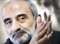 پرسش تامل‌برانگیزشریعتمداری از آذری های‌ هنوز معترض