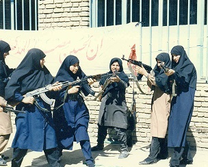 تصاویر منتشر نشده از زنان امدادگر ارومیه ای در دوران دفاع مقدس