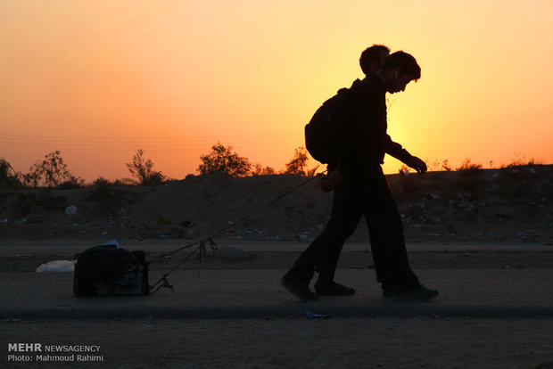 کاروان حرکت کن؛مقصد دل حسین است/اینجا کربلا نرفته کربلایی میشوند