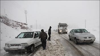 ۱۲ استان درگیر برف و کولاک/رهاسازی ۷۱۵ خودرو
