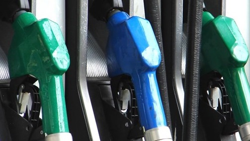 مصرف روزانه ۱۰۰ میلیون لیتر گازوئیل و ۷۰ میلیون لیتر بنزین در کشور