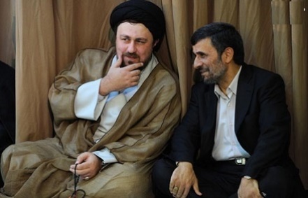 تعامل قابل تأمل حسن خمینی و احمدی‌نژاد! 