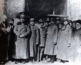 چگونه با سرنیزه مجلس تشکیل دادند؟/ جوری تبلیغات کرده بودند که کسی آخوند را سوار نمیکرد