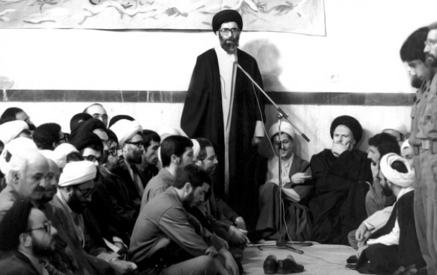 سخنرانی کوبنده رهبری در دهه60