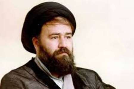 برخی دور من را گرفتهاند که بنده را در مقابل آیتالله خامنهای قرار دهند که من متوجه شدم و توی دهنشان زدم