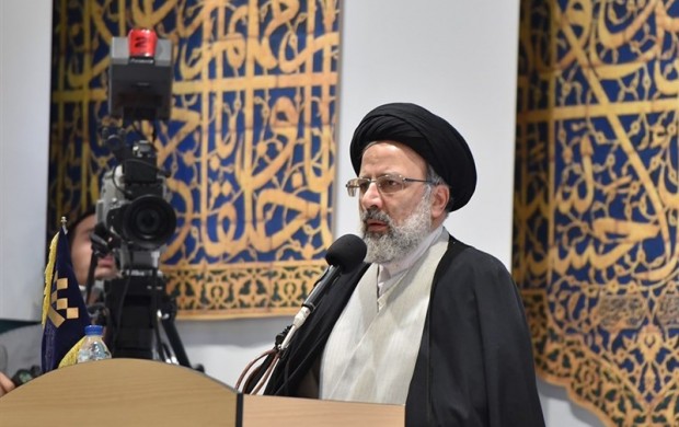 آیت الله رئیسی: ورود آستان قدس به عرصه 