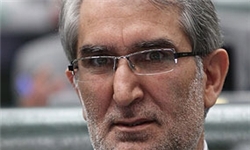 ضعف و بیماری اقتصادی ما باعث شده دشمن سوء استفاده کند/ ظرفیتهای بالقوه بسیاری در کشور برای مقاوم کردن اقتصاد داریم